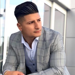 Meet your Posher, Alex